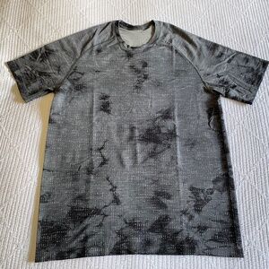 Lululemon Metal Vent Tech Short Sleeve Shirt - M